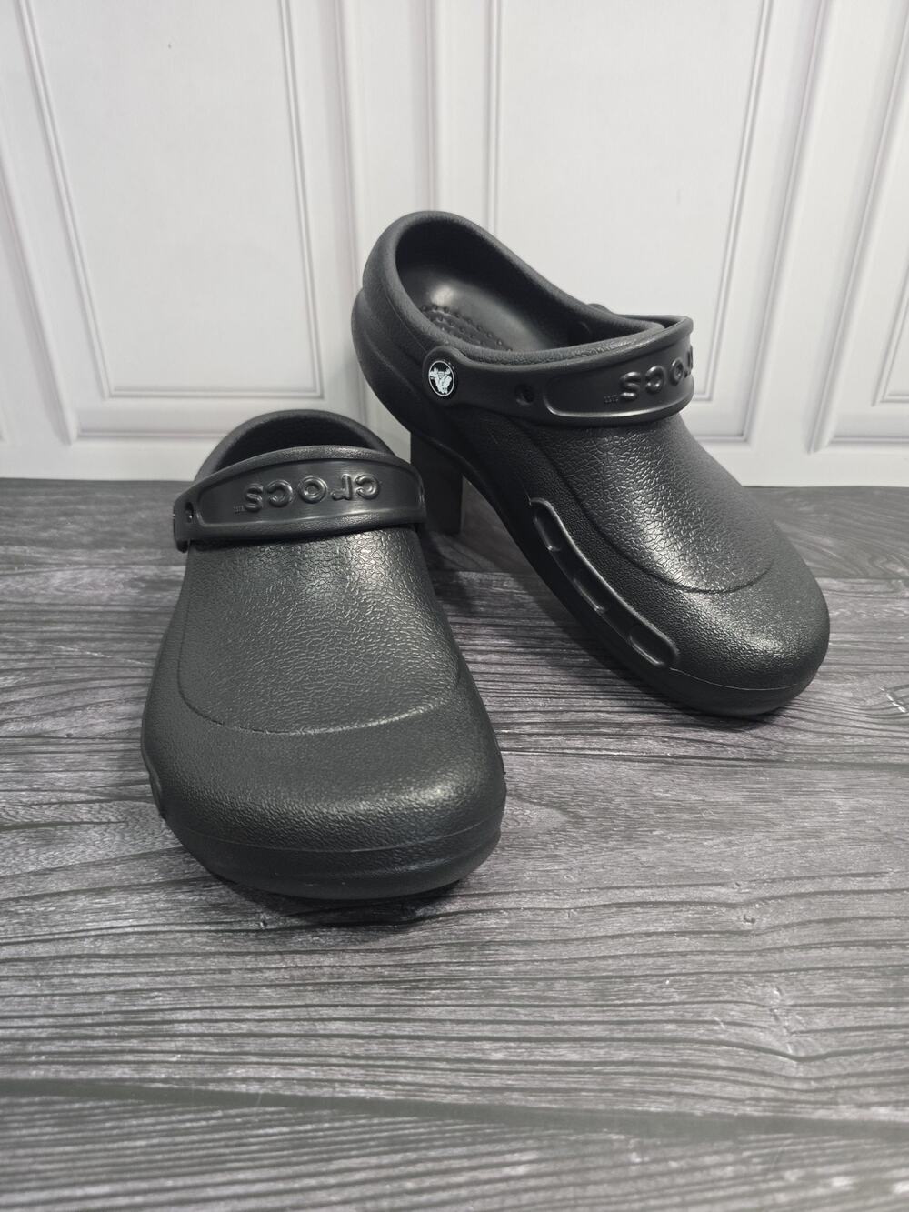 Crocs Bistro Work Clogs Black Slip Resistant Chef Nurse Shoes Men 6 Women 8 NWOT